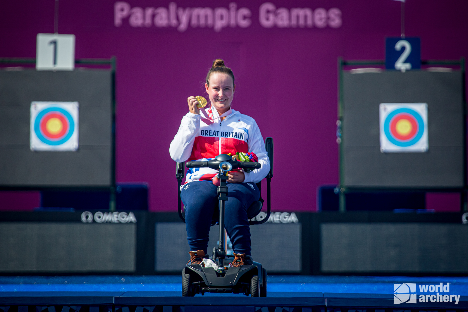 Phoebe Paterson Pine winning gold at Tokyo 2020